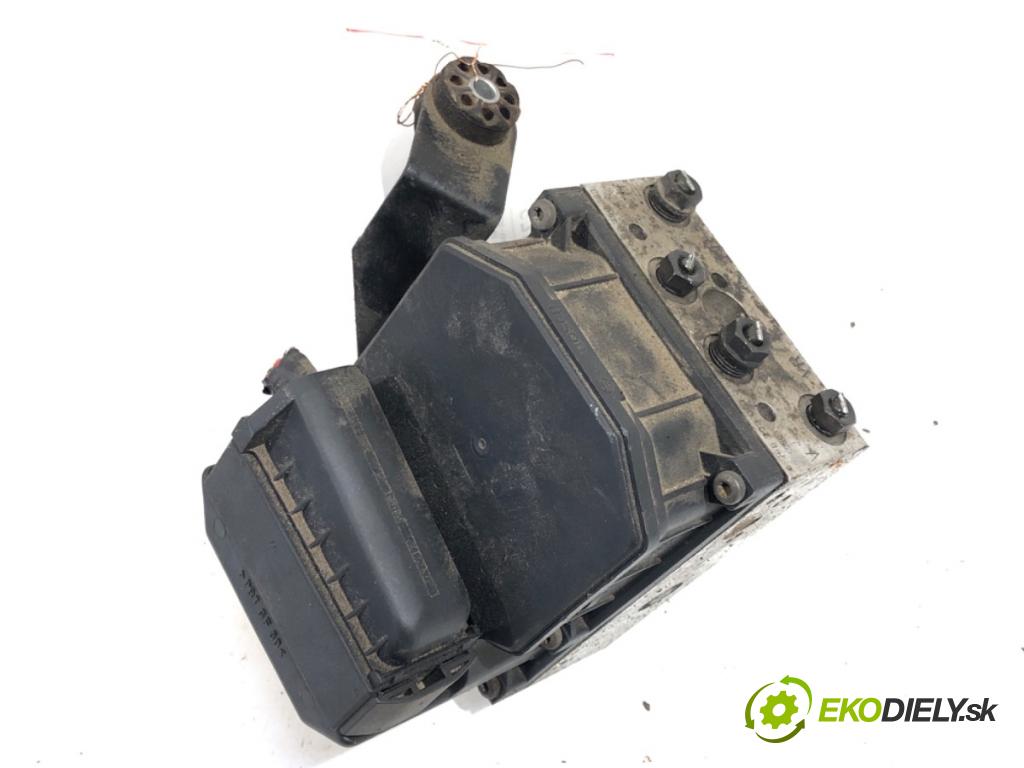 BMW E39 sedan 2000 110 kW 520 i 1990 pumpa ABS 6750383 (Pumpa ABS)