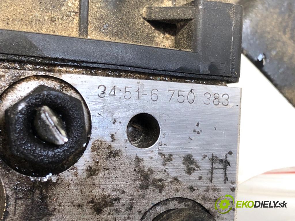 BMW E39 sedan 2000 110 kW 520 i 1990 pumpa ABS 6750383 (Pumpa ABS)