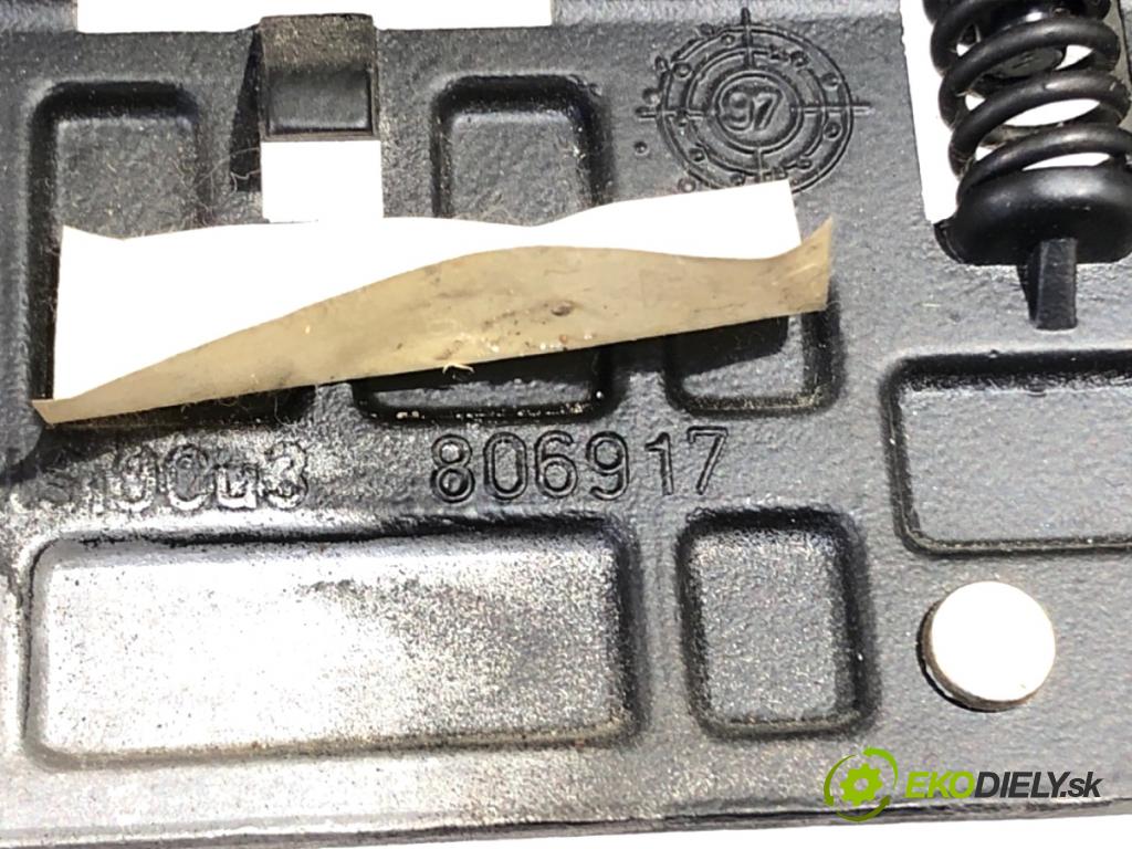 BMW E39 sedan 2000 110 kW 520 i 1990 Lakťová opierka (Lakťová opierka)