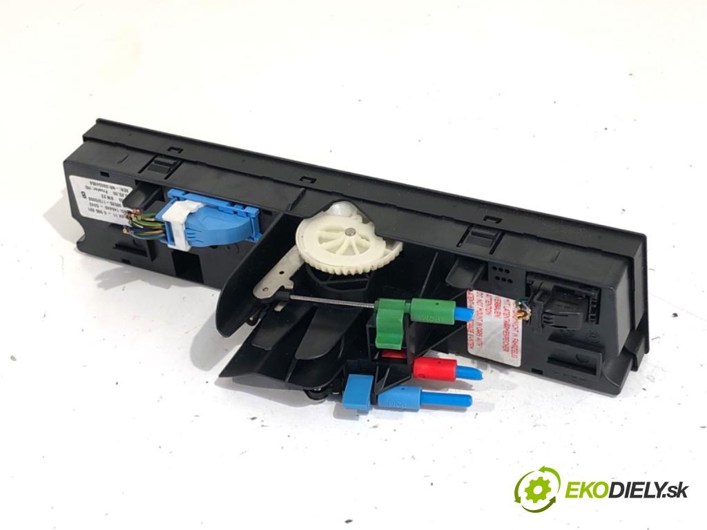 BMW E39 sedan 2000 110 kW 520 i 1990 Panel ovládania kúrenia 6905031 (Prepínacie páčky pod volantom)