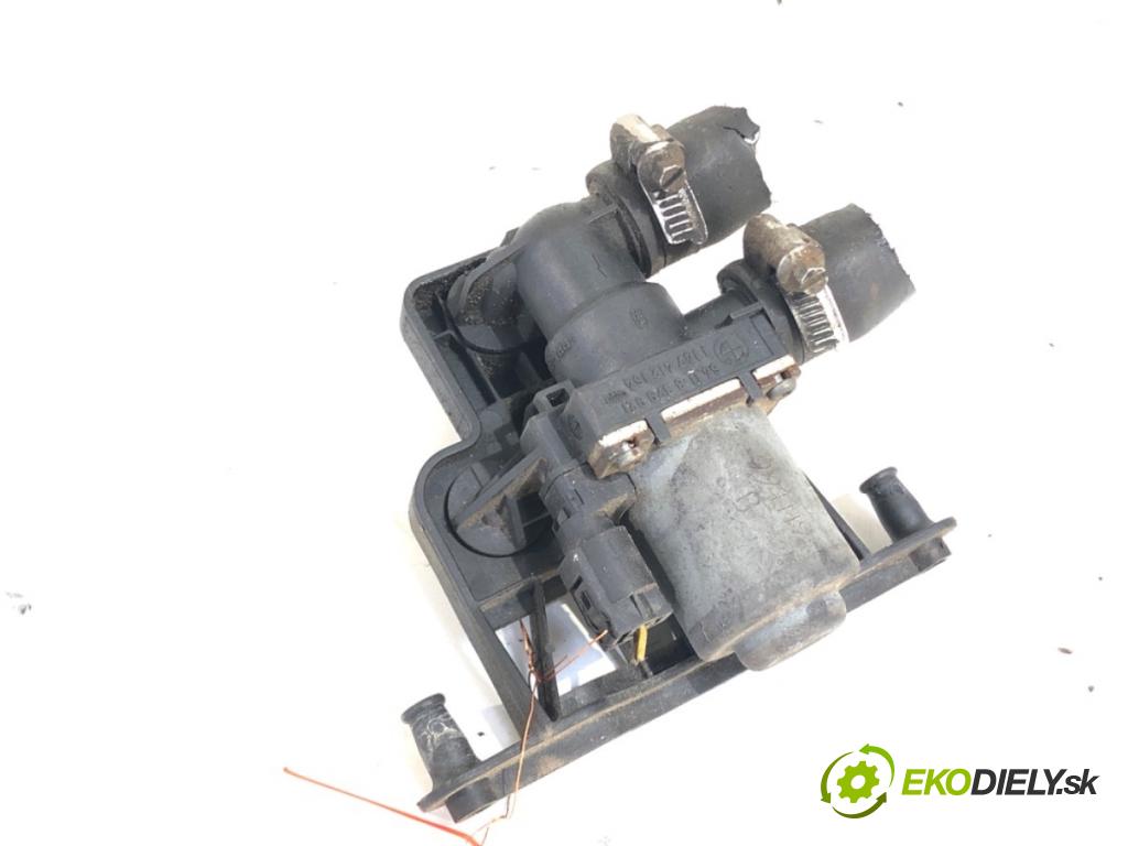 BMW E39 sedan 2000 110 kW 520 i 1990 Magnetický ventil vody 8379921 (Elektrosúčasti ostatné)