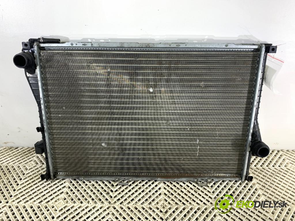 BMW E39 sedan 2000 110 kW 520 i 1990 chladič vody  (Vodní chladič)