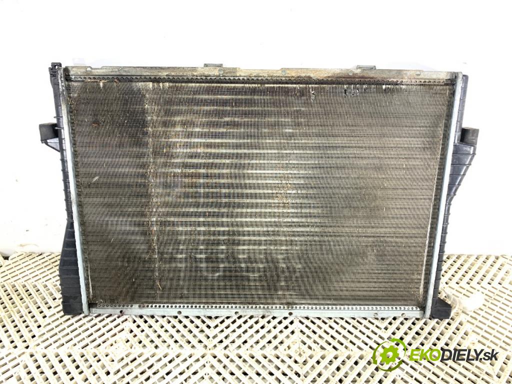 BMW E39 sedan 2000 110 kW 520 i 1990 chladič vody  (Vodní chladič)