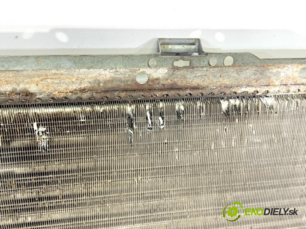 BMW E39 sedan 2000 110 kW 520 i 1990 chladič vody  (Vodní chladič)