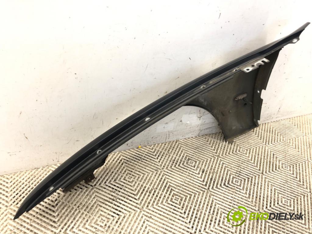 BMW E39 sedan 2000 110 kW 520 i 1990 blatník pravý přední část