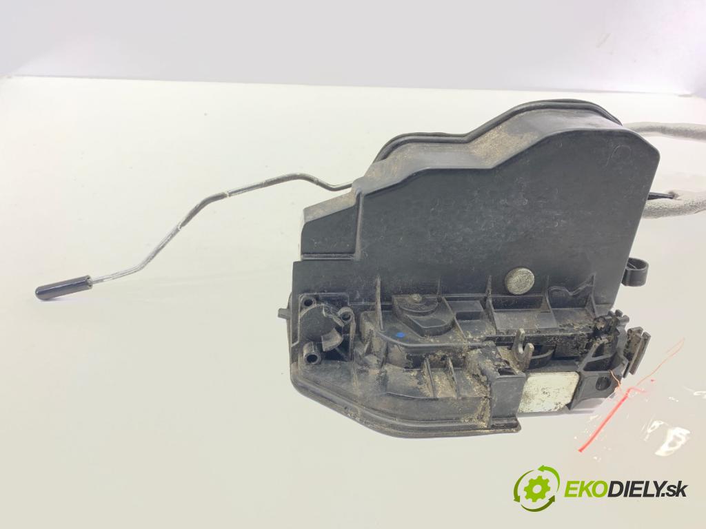 BMW E70 SUV 2009 200 kW 3.0 si 2996 zámok dveře pravý přední část 7229458