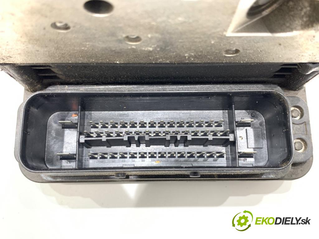 BMW E70 SUV 2009 200 kW 3.0 si 2996 pumpa ABS 6785266 (Pumpa ABS)