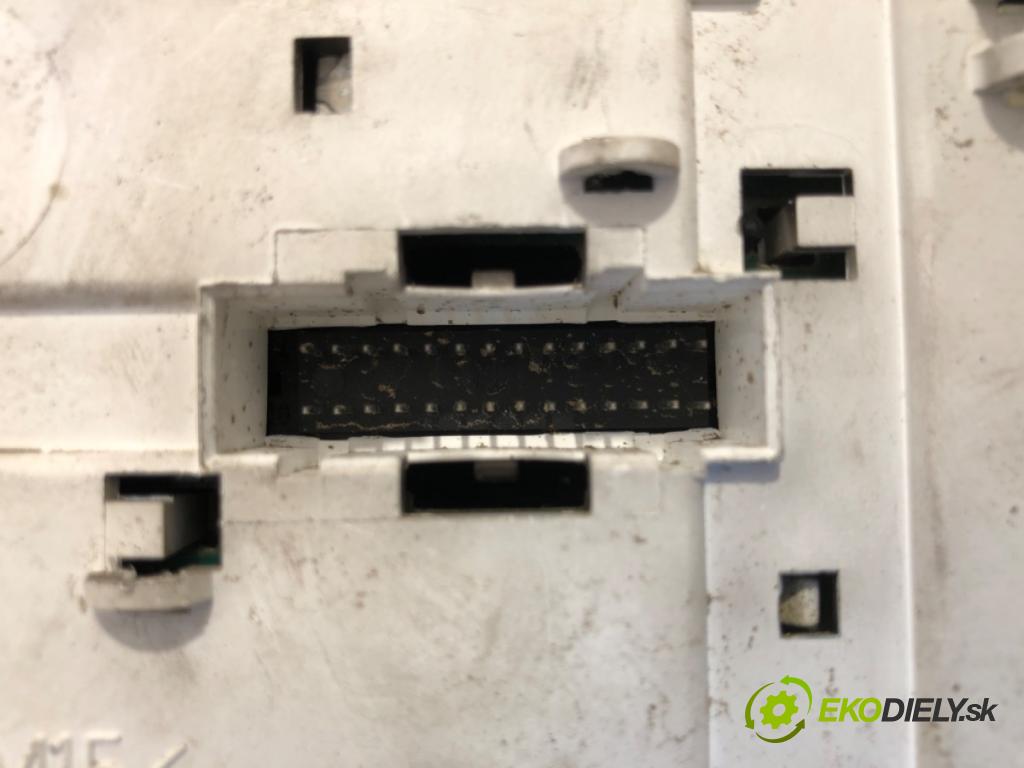 VW TRANSPORTER T4 Platforma / podwozie 1997 55 kW 2.4 D 2370 Prístrojovka 7D0919850L (Prístrojová doska)