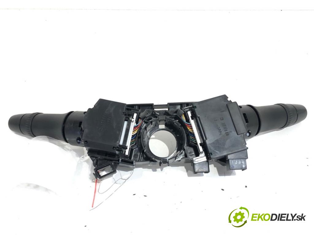 MITSUBISHI MIRAGE / SPACE STAR liftback 2013 52 kW 1.0 (A05A) 999 Prepínač kombinovaný 8617A010 (Prepínacie páčky pod volantom)