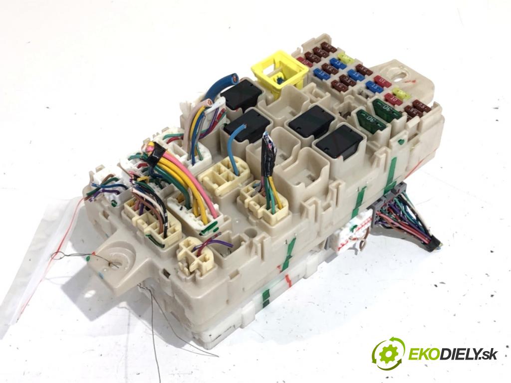 MITSUBISHI MIRAGE / SPACE STAR liftback 2013 52 kW 1.0 (A05A) 999 modul BSI 8637A840 (Pojistková skříňka)