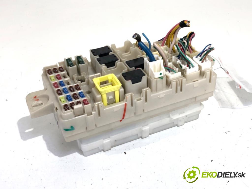 MITSUBISHI MIRAGE / SPACE STAR liftback 2013 52 kW 1.0 (A05A) 999 modul BSI 8637A840 (Pojistková skříňka)