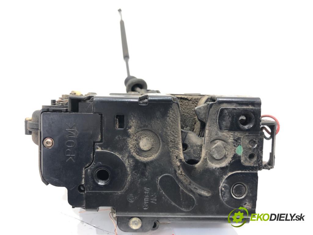 VW GOLF IV liftback 1998 74 kW 1.6 1595 zámok dveře levý přední část 