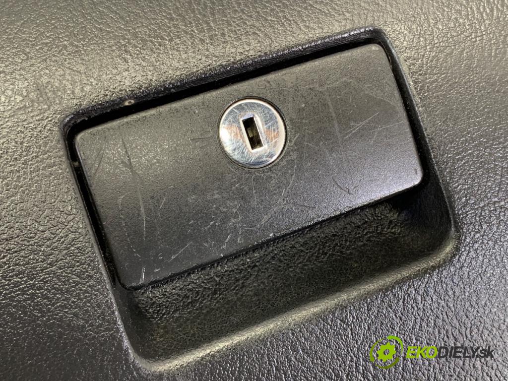 VW GOLF IV liftback 1998 74 kW 1.6 1595 Priehradka, kastlík spolujazdca 1J1857104A (Priehradka (kastlík))