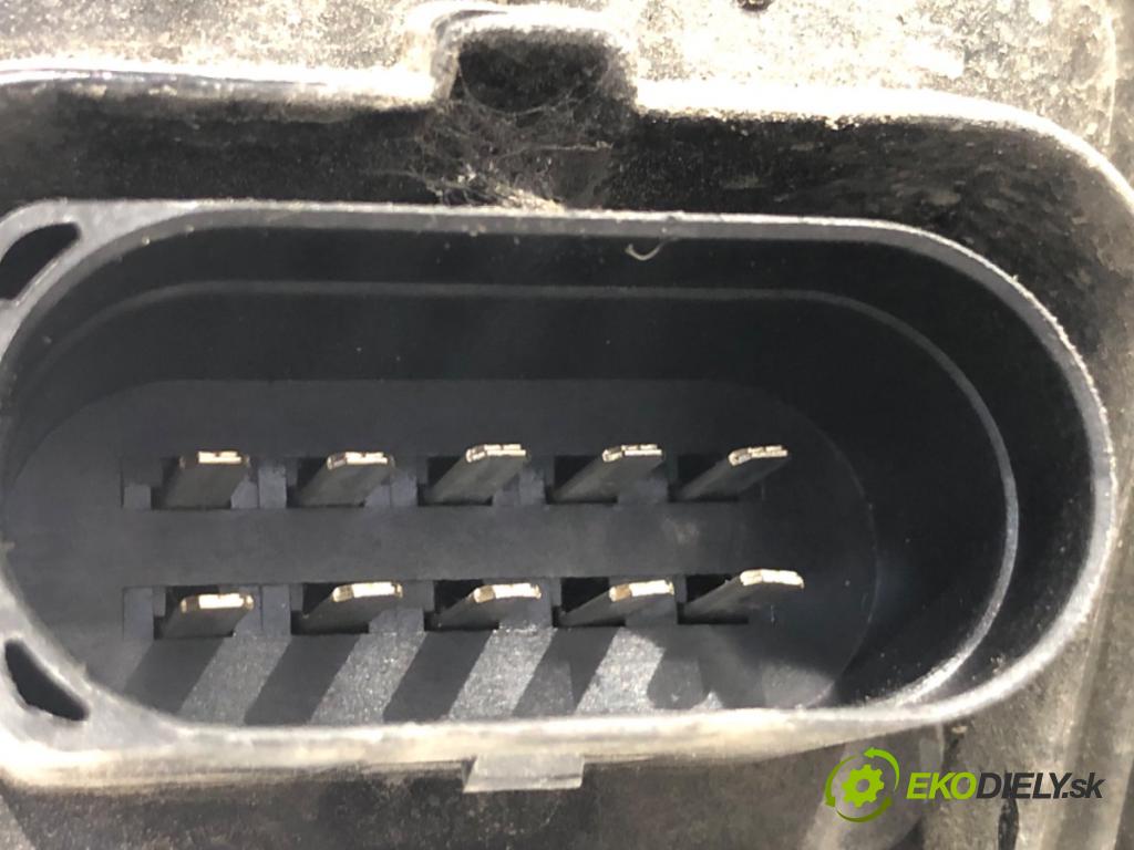 VW GOLF IV liftback 1998 74 kW 1.6 1595 Svetlomet pravy predný