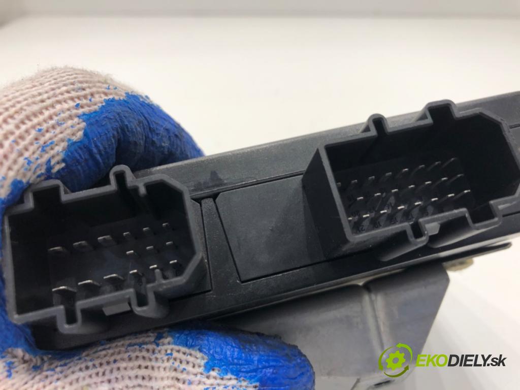 VW GOLF IV liftback 1998 74 kW 1.6 1595 Modul komfortu 1J0959799J (Modul komfortu)