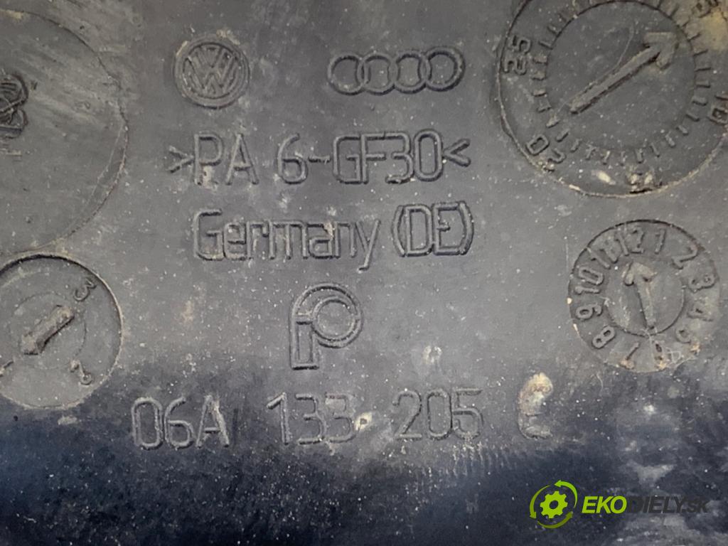 VW GOLF IV liftback 1998 74 kW 1.6 1595 potrubí sání 06A133205C (Sací potrubí)