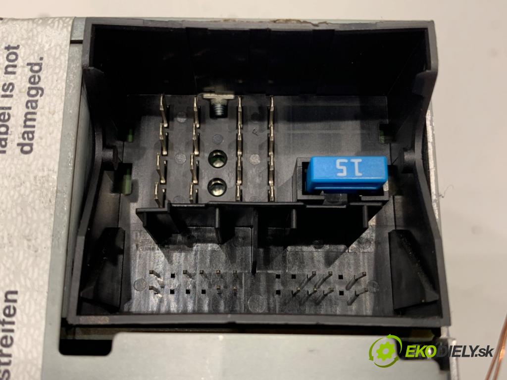 OPEL ZAFIRA B nadwozie wielkoprzestrzenne (MPV) 2006 74 kW 1.9 CDTI (M75) 1910 RADIO 13251048 (Audio zariadenie)