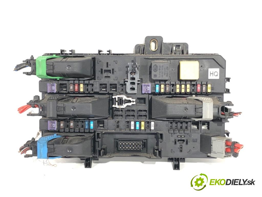 OPEL ZAFIRA B nadwozie wielkoprzestrzenne (MPV) 2006 74 kW 1.9 CDTI (M75) 1910 modul BSI 13220831 (Pojistková skříňka)