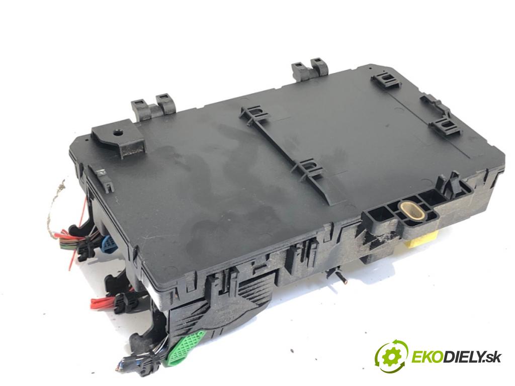 OPEL ZAFIRA B nadwozie wielkoprzestrzenne (MPV) 2006 74 kW 1.9 CDTI (M75) 1910 modul BSI 13220831 (Pojistková skříňka)