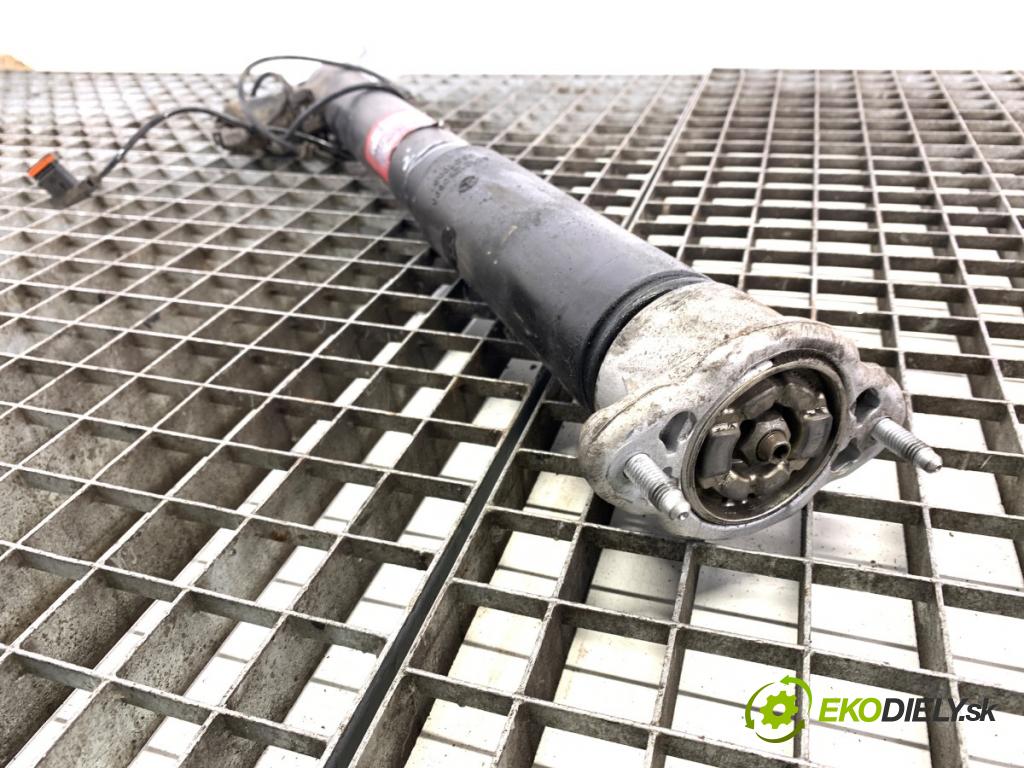 MERCEDES-BENZ C218 coupe 2013 195 kW CLS 350 CDI / d (218.323) 2987 Tlmič ľavy zad