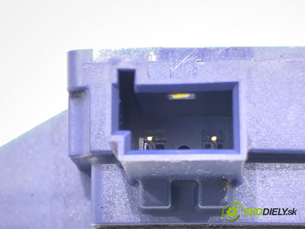 MERCEDES-BENZ C218 coupe 2013 195 kW CLS 350 CDI / d (218.323) 2987 Snímač nárazu A2128205026 (Snímač nárazu)