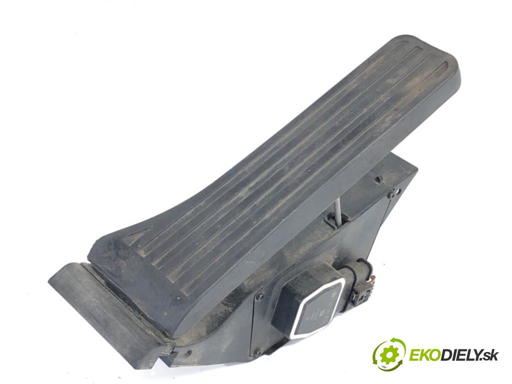 MERCEDES-BENZ C218 coupe 2013 195 kW CLS 350 CDI / d (218.323) 2987 Potenciometer plynu A2043000004 (Potenciometer plynového pedálu)