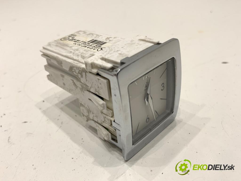 MERCEDES-BENZ C218 coupe 2013 195 kW CLS 350 CDI / d (218.323) 2987 Displej A2188270070 (Prístrojová doska)