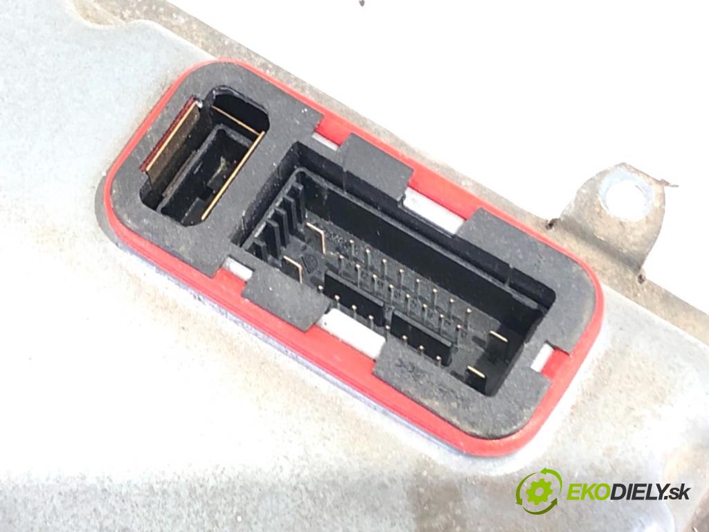 MERCEDES-BENZ C218 coupe 2013 195 kW CLS 350 CDI / d (218.323) 2987 Menič XENON A2189001902 (Riadiaca jednotka xenónu)