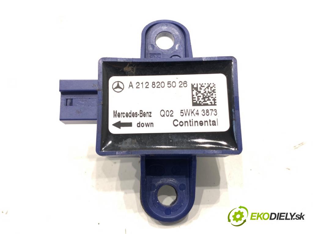 MERCEDES-BENZ C218 coupe 2013 195 kW CLS 350 CDI / d (218.323) 2987 Snímač nárazu A2128205026 (Snímač nárazu)