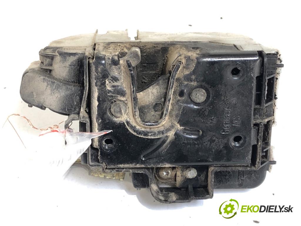 VW POLO liftback 2000 47 kW 1.9 D 1896 zámok dveře levý přední část 