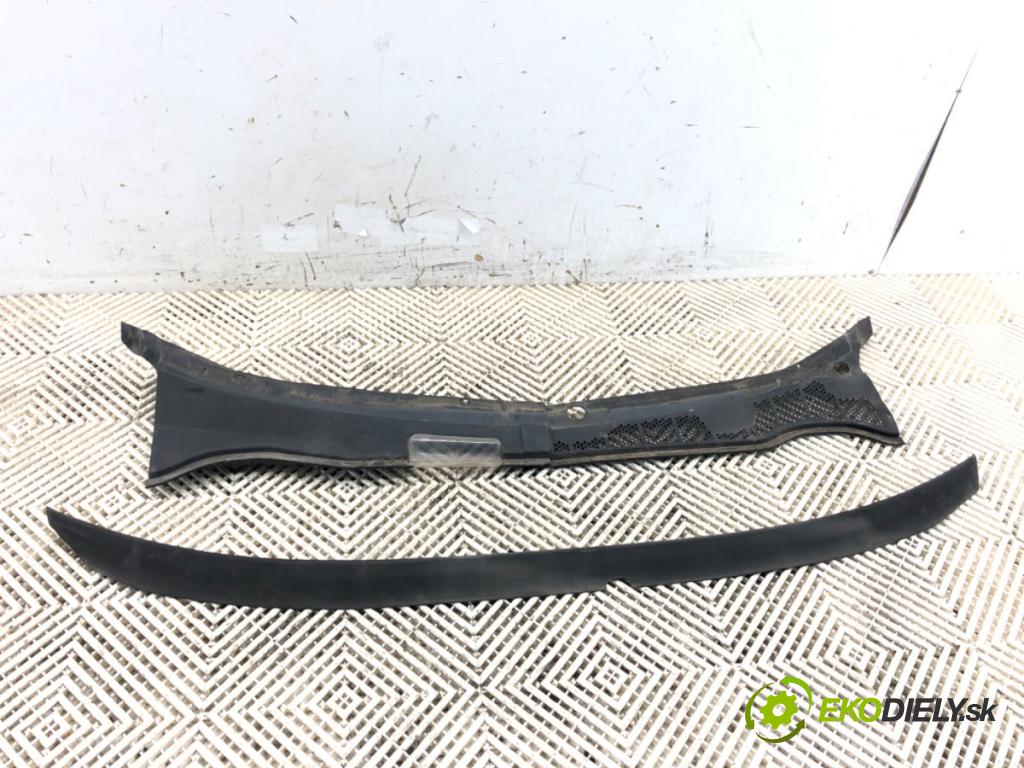 VW POLO liftback 2000 47 kW 1.9 D 1896 Torpédo, plast pod čelné okno 6N1819414C (Torpédo (plast pod čelným sklom))
