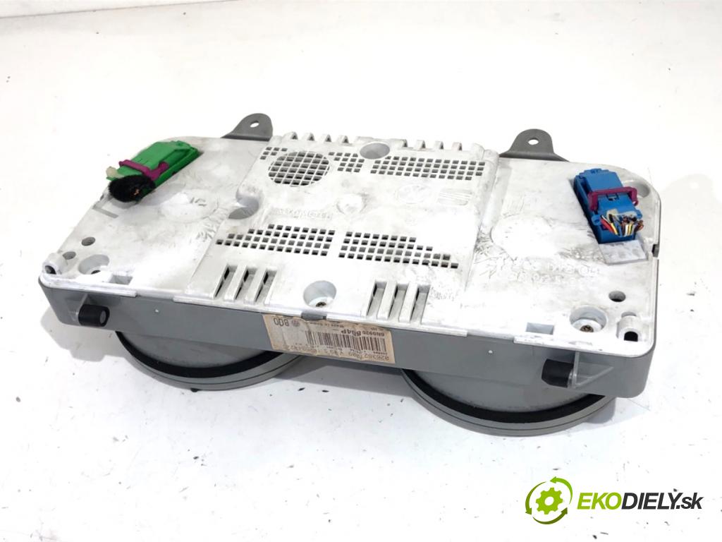 VW POLO liftback 2000 47 kW 1.9 D 1896 Prístrojovka 6N0920804P (Prístrojová doska)