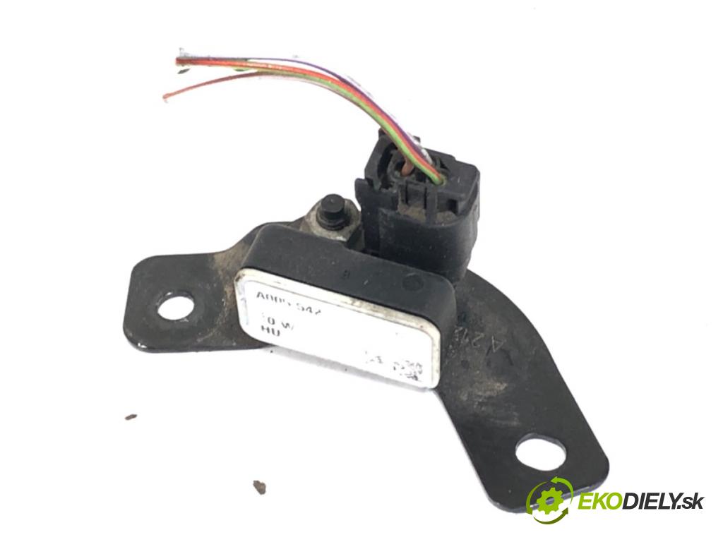 MERCEDES-BENZ C218 coupe 2013 195 kW CLS 350 CDI / d (218.323) 2987 Snímač nárazu A0055421218 (Snímač nárazu)