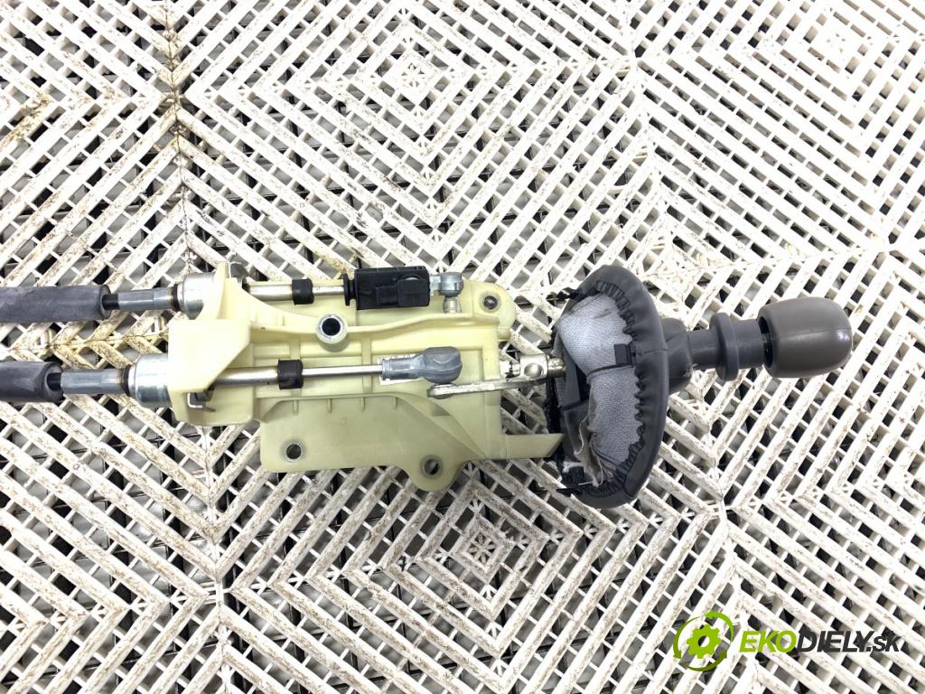 FIAT PANDA II liftback 2004 44 kW 1.2 (169.AXB11, 169.AXB1A) 1242 kulisa  (Řadicí páka (kulisa) )