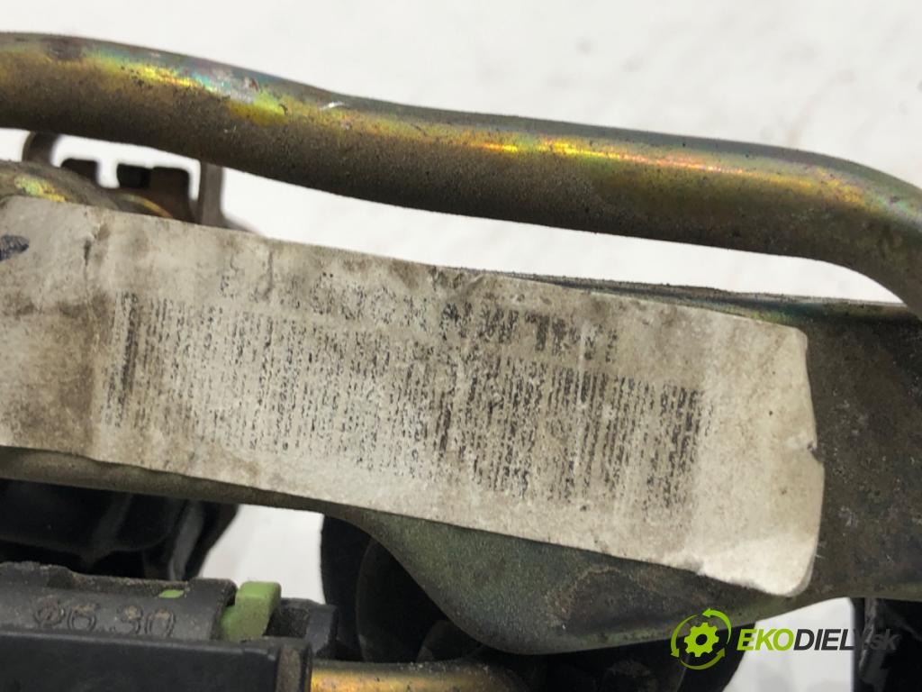 HONDA CIVIC VII liftback 2001 66 kW 1.4 iS (EP1) 1396 Lišta vstrekovacia  (Vstrekovacia lišta)