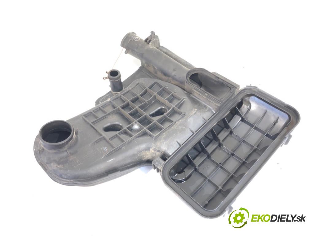 TOYOTA YARIS II liftback 2006 51 kW 1.0 VVT-i (KSP90_) 998 Obal filtra vzduchu 17705-0Q020 (Obal vzduchového filtra)