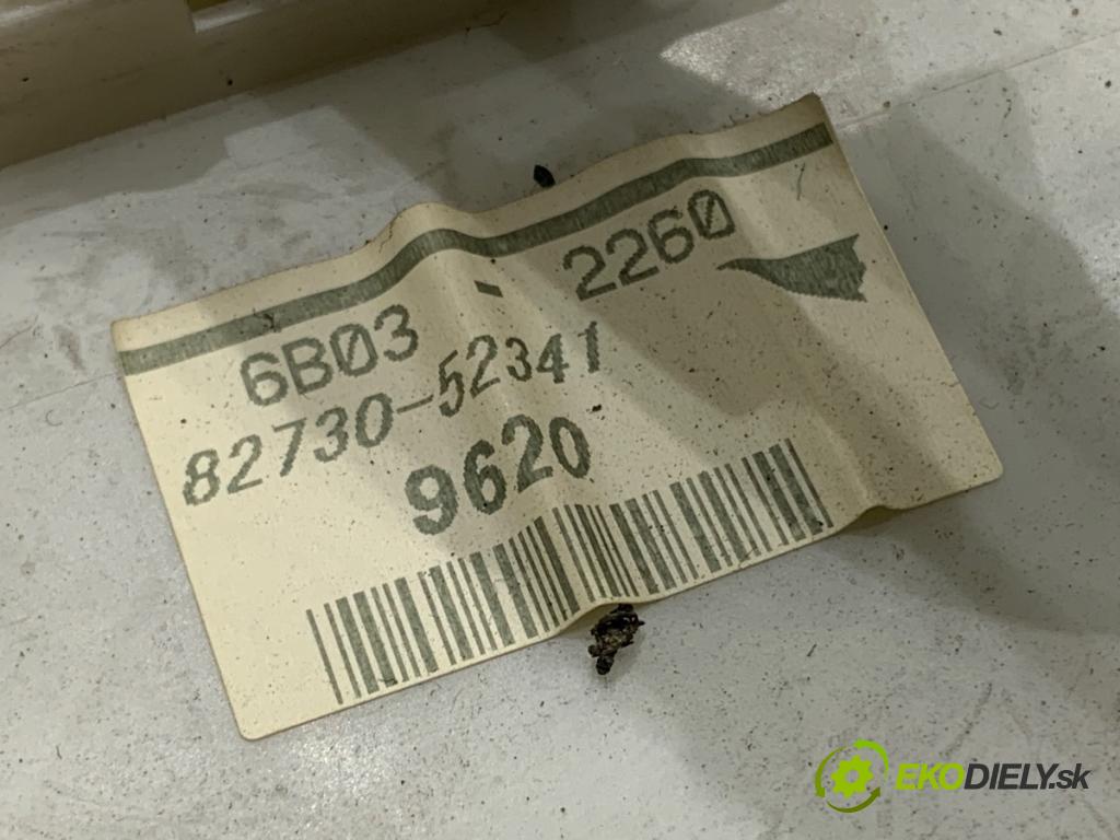 TOYOTA YARIS II liftback 2006 51 kW 1.0 VVT-i (KSP90_) 998 modul BSI 82730-52341 (Pojistková skříňka)