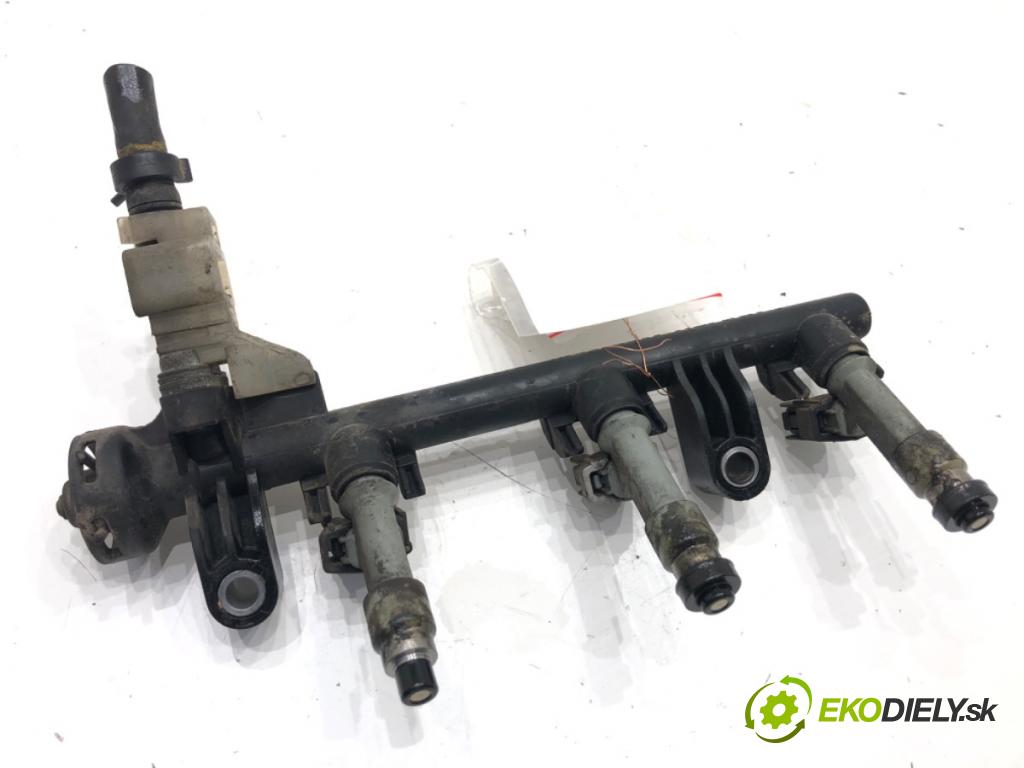 TOYOTA YARIS II liftback 2006 51 kW 1.0 VVT-i (KSP90_) 998 Lišta vstrekovacia 23814-0Q010-A (Vstrekovacia lišta)