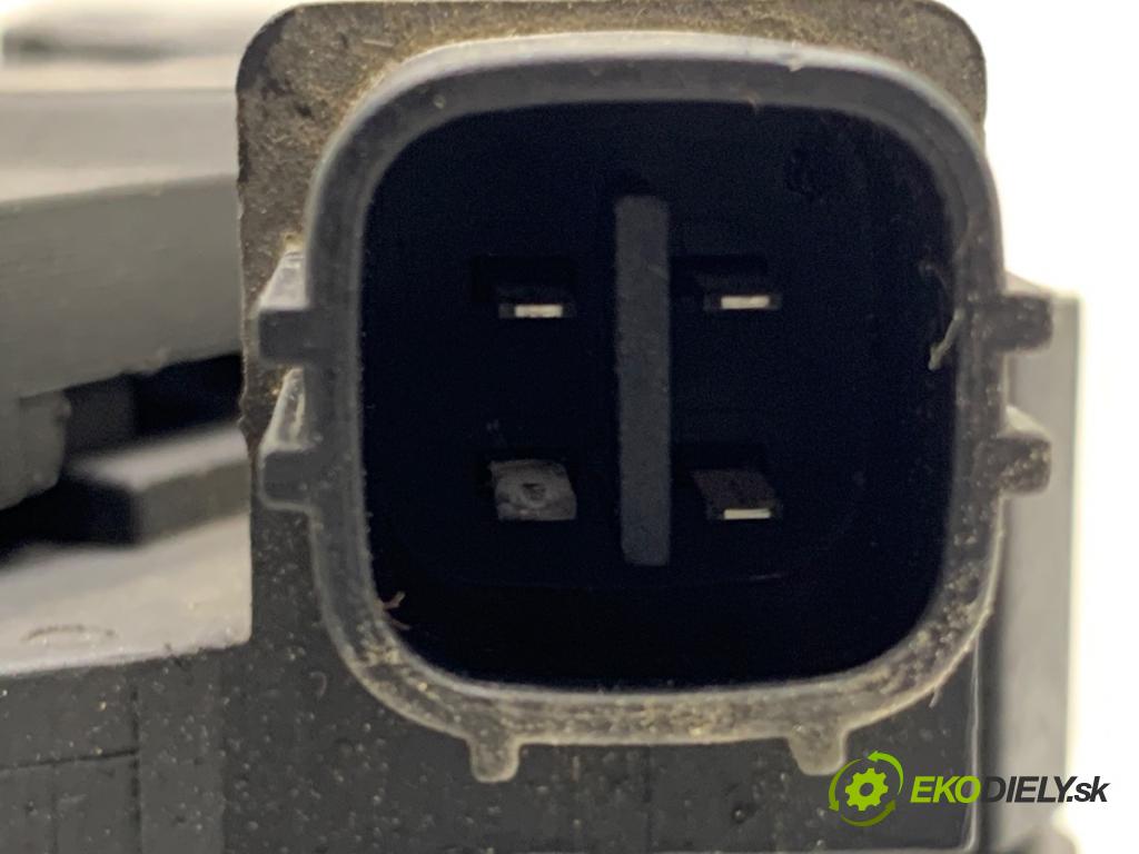 TOYOTA YARIS II liftback 2006 51 kW 1.0 VVT-i (KSP90_) 998 Alternátor  (Alternátor)