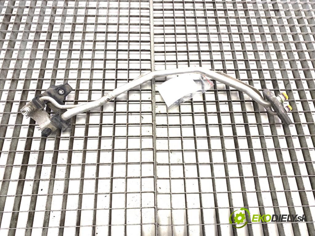 BMW E70 SUV 2009 200 kW 3.0 si 2996 rúrka klimatizácie 9187635 (Rúrka klimatizácie)