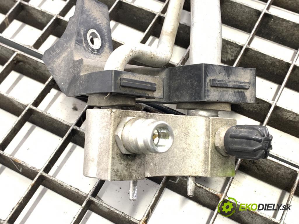 BMW E70 SUV 2009 200 kW 3.0 si 2996 rúrka klimatizácie 9187635 (Rúrka klimatizácie)