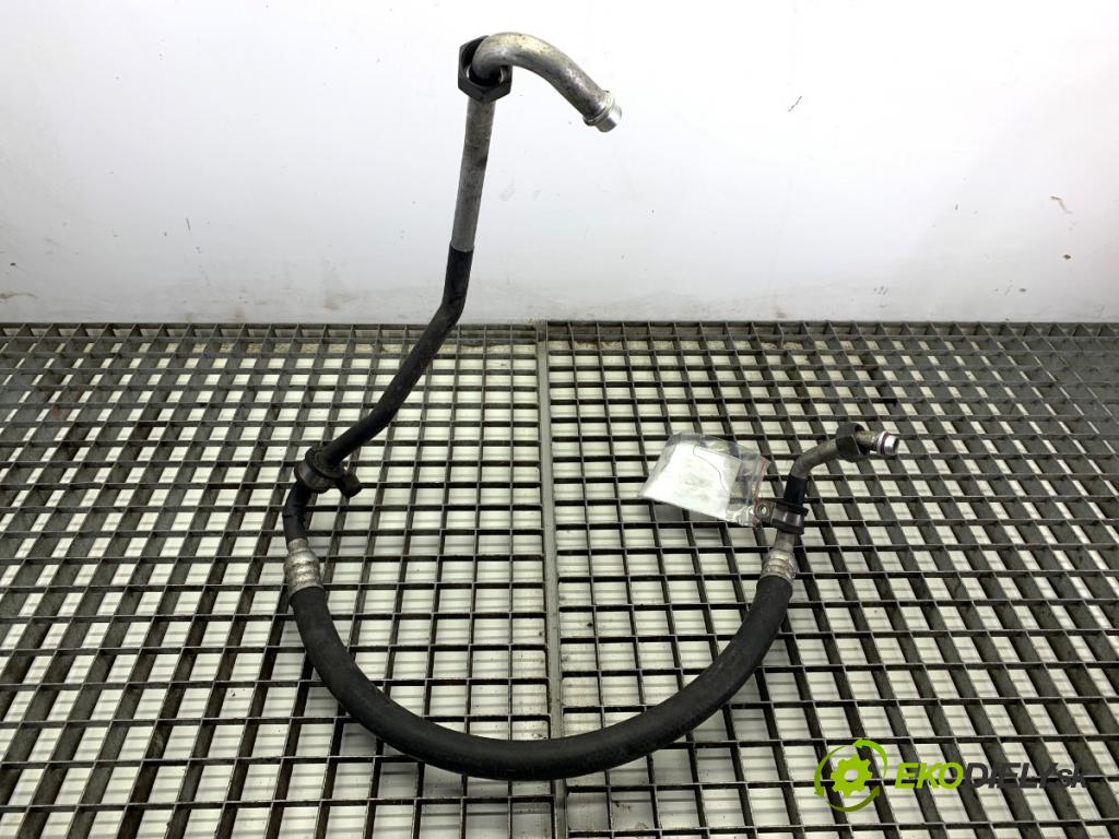 AUDI A6 C4 sedan 1996 103 kW 2.5 TDI 2461 rúrka klimatizácie  (Rúrka klimatizácie)