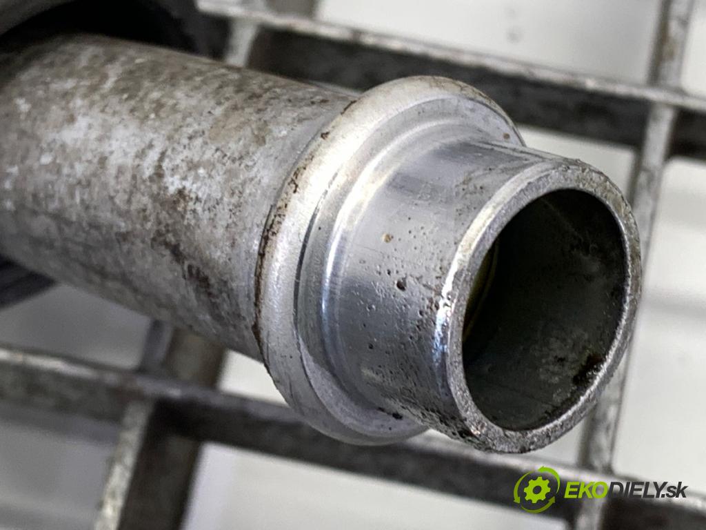 AUDI A6 C4 sedan 1996 103 kW 2.5 TDI 2461 rúrka klimatizácie  (Rúrka klimatizácie)