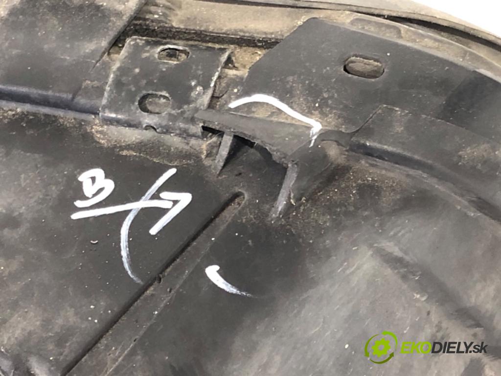 AUDI A6 C4 sedan 1996 103 kW 2.5 TDI 2461 Svetlomet ľavy predný