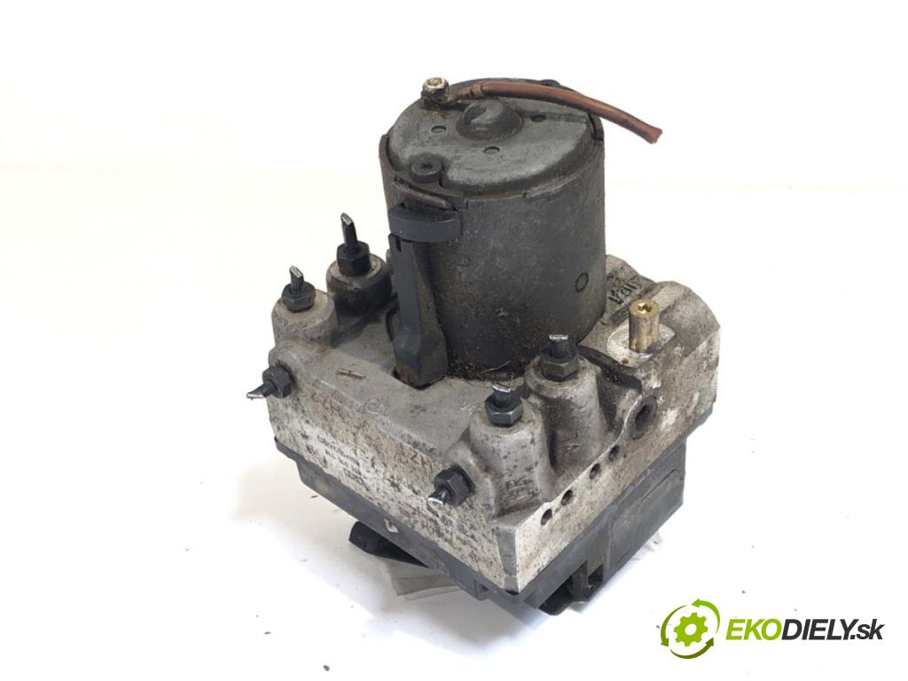 AUDI A6 C4 sedan 1996 103 kW 2.5 TDI 2461 Pumpa ABS 8D0614111 (Pumpa ABS)