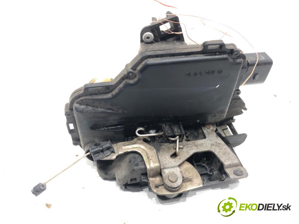 VW PASSAT B5 FL sedan 2002 96 kW 1.9 TDI 1896 zámok dveře pravý přední část