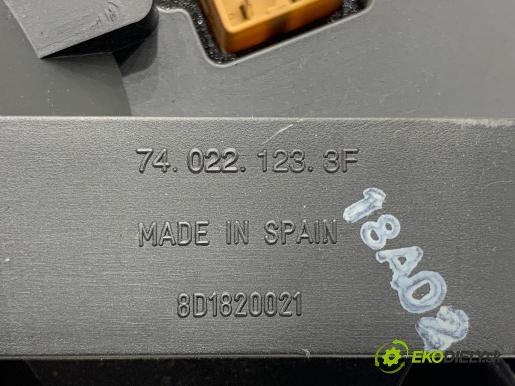 VW PASSAT B5 FL sedan 2002 96 kW 1.9 TDI 1896 topení 8D1820021