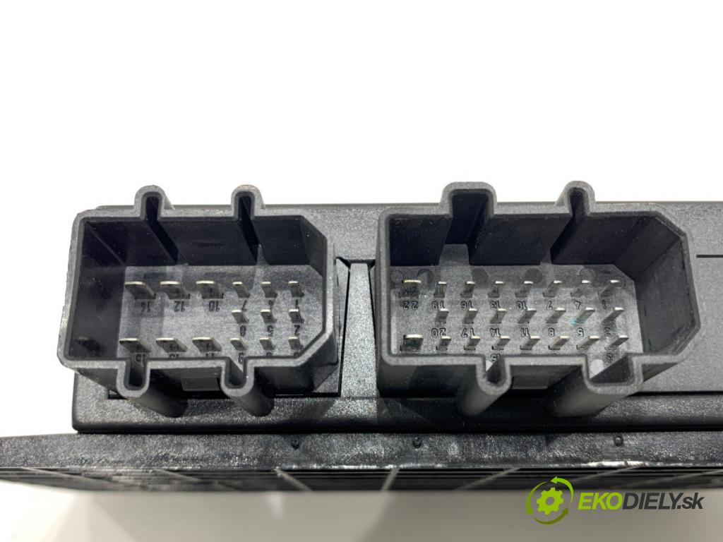 VW PASSAT B5 FL sedan 2002 96 kW 1.9 TDI 1896 Modul komfortu 1C0959799B (Modul komfortu)