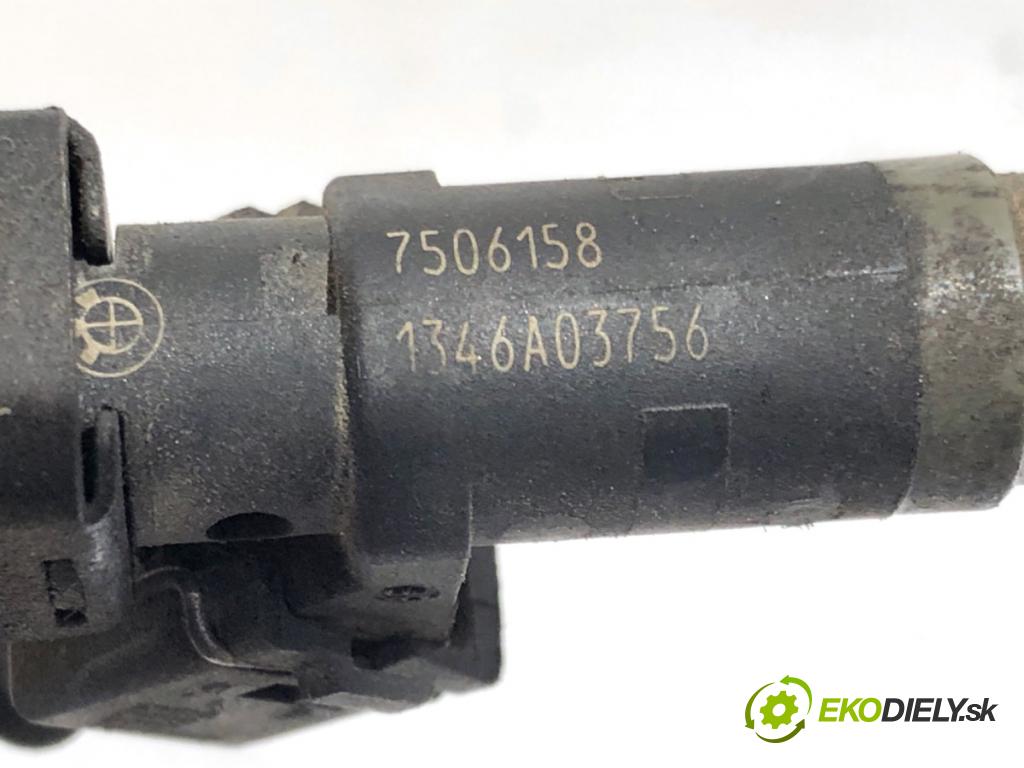 BMW E46 sedan 2003 105 kW 318 i 1995 Lišta vstrekovacia 7506158 (Vstrekovacia lišta)