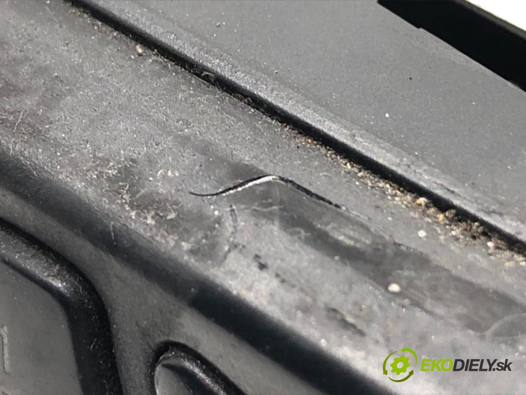 MERCEDES-BENZ W203 sedan 2002 120 kW C 200 Kompressor (203.042) 1796 RADIO A2038201686 (Audio zariadenie)